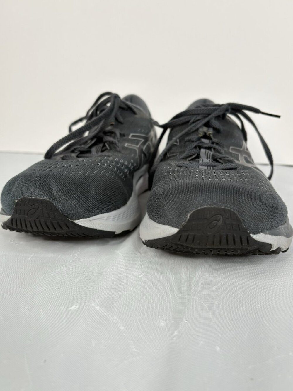 ASICS Gel Kayano 28 Men’s 10.5 Running Shoes Black Grey White Sneakers - Picture 3 of 16
